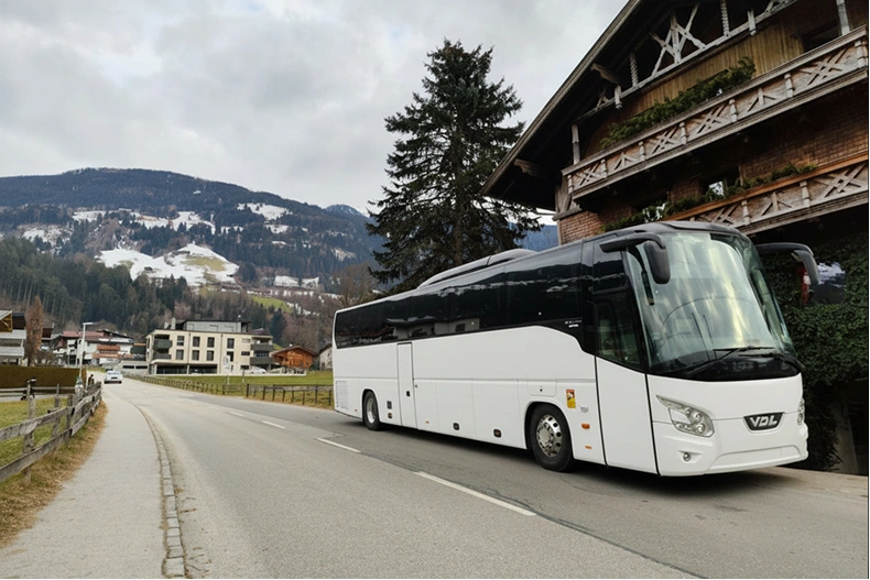 Executive 48–53 seater coach